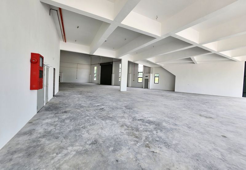 (Brand NEW Corner) Rawang Taman Perindustrian UB 3 Storey Semi Detached Factory For SALE