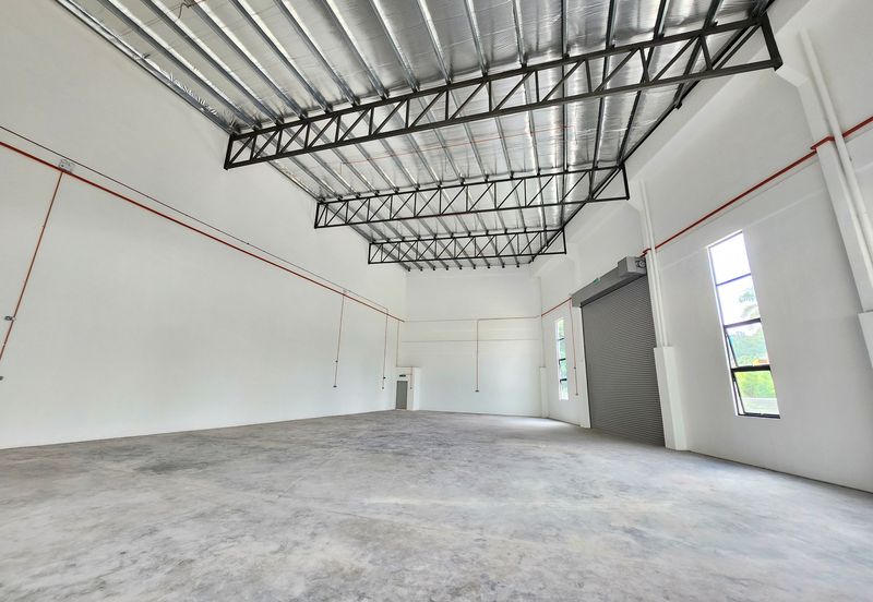 (Brand NEW Corner) Rawang Taman Perindustrian UB 3 Storey Semi Detached Factory For SALE