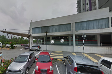 (Main Road) Selayang Height Radius Residence 2 Storey Shop For SALE