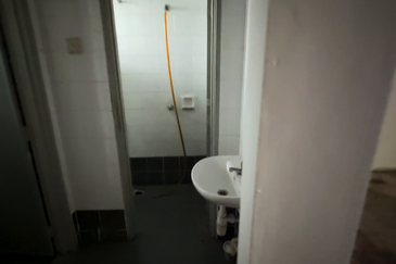 (2 Storey) Desa Coalfields Sungai Buloh Ground Floor Shop & Office For RENT