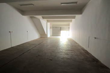 (2 Storey) Desa Coalfields Sungai Buloh Ground Floor Shop & Office For RENT