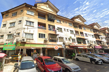(Renovated Furnished) Taman Puncak Desa Kepong Ground Floor Shop For RENT