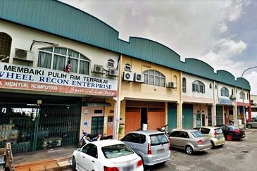 (3 Adjoining 2 Storey) Taman Perindustrian KIP