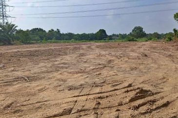 (4.22 Acres) Kampung Serdang Belah Banting Jenjarom Kuala Langat