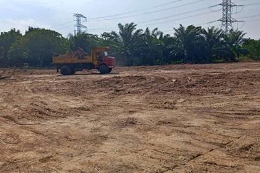 (4.22 Acres) Kampung Serdang Belah Banting Jenjarom Kuala Langat