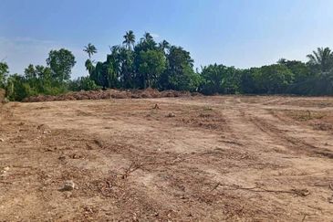 (4.22 Acres) Kampung Serdang Belah Banting Jenjarom Kuala Langat