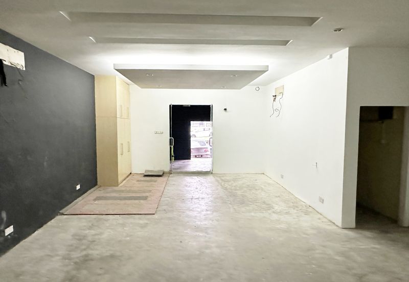 (Ground Floor) Jalan Alfa Pusat Perdagangan Subang Permai Seksyen U6