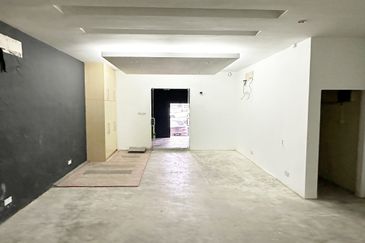 (Ground Floor) Jalan Alfa Pusat Perdagangan Subang Permai Seksyen U6