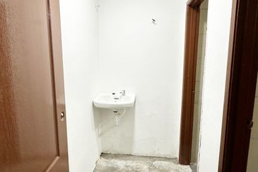 (Ground Floor) Jalan Alfa Pusat Perdagangan Subang Permai Seksyen U6