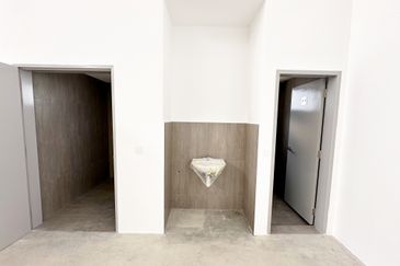 Elmina Business Park