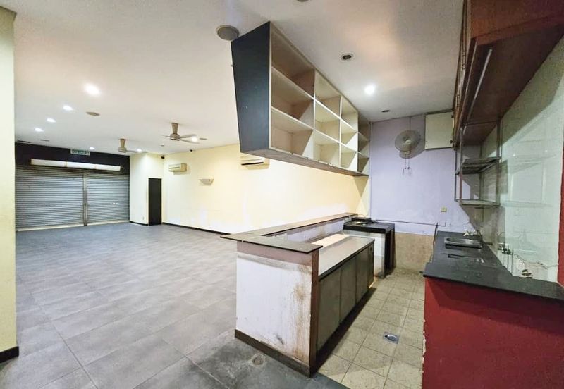 (2 Adjoining Blocks) Bistari De Kota Kota Damansara PJU 5