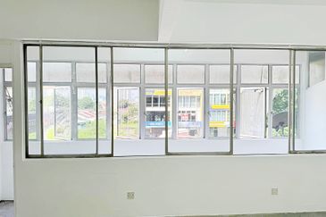 (Main Road 1st Floor) Jalan Ipoh Jalan Sultan Azlan Shah Batu 4 1/2