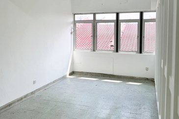 (Main Road 1st Floor) Jalan Ipoh Jalan Sultan Azlan Shah Batu 4 1/2