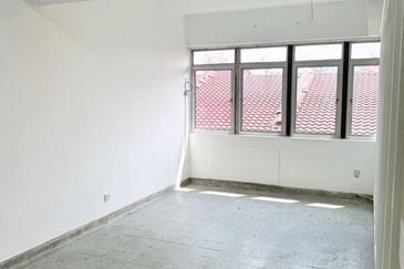 (Main Road 1st Floor) Jalan Ipoh Jalan Sultan Azlan Shah Batu 4 1/2