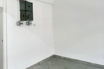 (Main Road 1st Floor) Jalan Ipoh Jalan Sultan Azlan Shah Batu 4 1/2