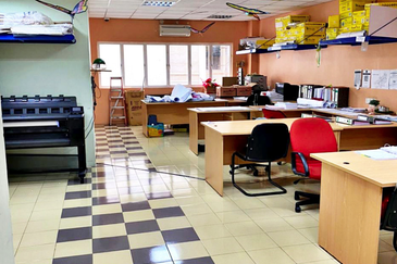 (Bank Value RM800K) KLSC Wangsa Maju 1st Floor Office Furnished & Renovated For SALE (Main Road)