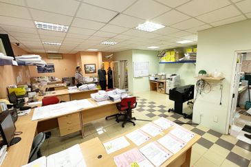 (Bank Value RM800K) KLSC Wangsa Maju 1st Floor Office Furnished & Renovated For SALE (Main Road)