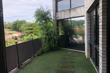 T6, Lightgrey (Pusat Komersial LGSB)