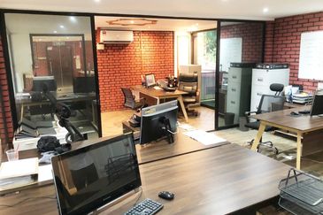 T6, Lightgrey (Pusat Komersial LGSB)