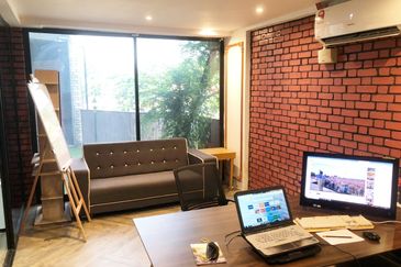 T6, Lightgrey (Pusat Komersial LGSB)