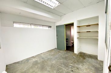 (1 Storey) Sungai Buloh PBI Perindustrian Bukit Indah