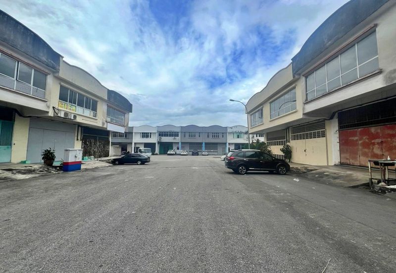 (End Lot) Tago Industrial Park Kepong