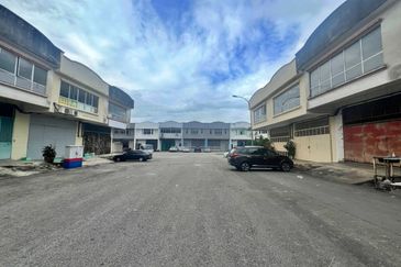 (End Lot) Tago Industrial Park Kepong