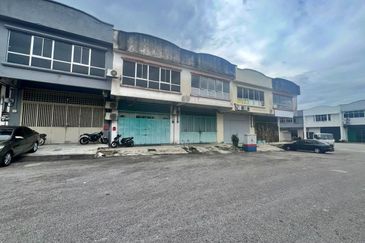 (End Lot) Tago Industrial Park Kepong
