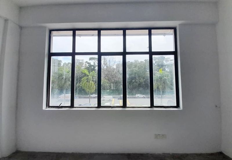 Taman Industrial Sungai Buloh (TSB Commercial Centre)