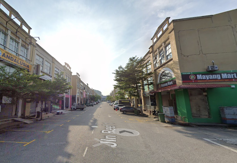 (Ground Floor) Pusat Perniagaan Reef Rawang