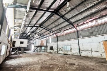 (5,500 sf) Kampung Paya Jaras Dalam Seksyen U19 Sungai Buloh Tempayan Emas