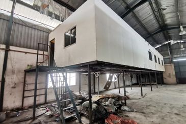 (5,500 sf) Kampung Paya Jaras Dalam Seksyen U19 Sungai Buloh Tempayan Emas