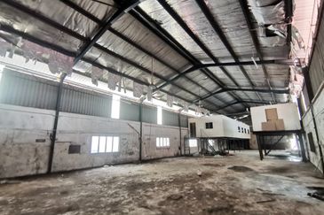 (5,500 sf) Kampung Paya Jaras Dalam Seksyen U19 Sungai Buloh Tempayan Emas