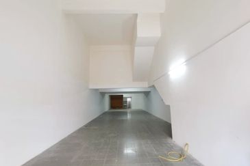 (3 Adjoining) Sultan Azlan Shah Jalan Ipoh