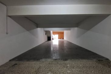 (3 Adjoining) Sultan Azlan Shah Jalan Ipoh