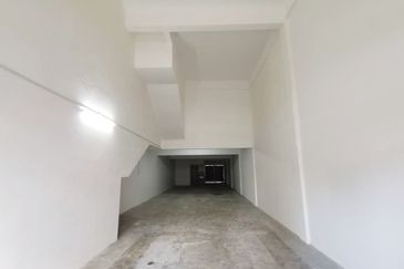 (3 Adjoining) Sultan Azlan Shah Jalan Ipoh