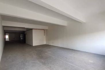 (3 Adjoining) Sultan Azlan Shah Jalan Ipoh