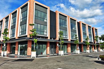 (Main Road) Gardens Square Gamuda Gardens Rawang Sungai Buloh North