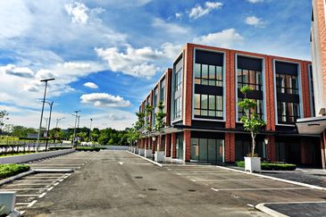 (Main Road) Gardens Square Gamuda Gardens Rawang Sungai Buloh North