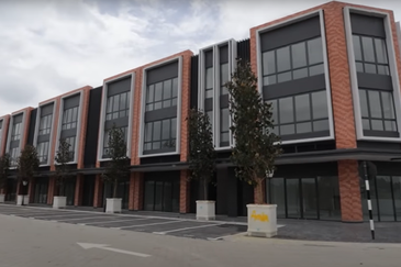 (End Lot Ground Floor) Gardens Square Gamuda Gardens Rawang Sungai Buloh North