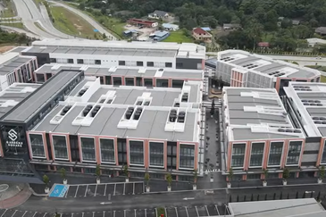 (End Lot Ground Floor) Gardens Square Gamuda Gardens Rawang Sungai Buloh North