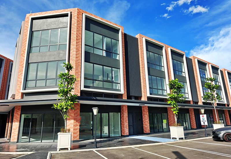 (End Lot Ground Floor) Gardens Square Gamuda Gardens Rawang Sungai Buloh North