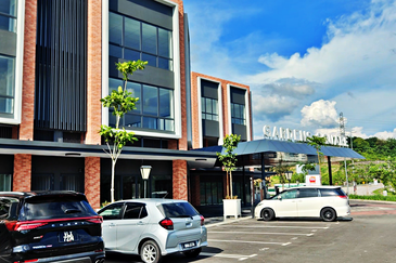 (End Lot Ground Floor) Gardens Square Gamuda Gardens Rawang Sungai Buloh North