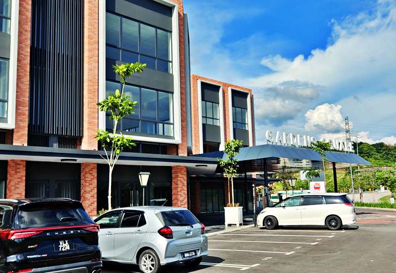 (End Lot Ground Floor) Gardens Square Gamuda Gardens Rawang Sungai Buloh North