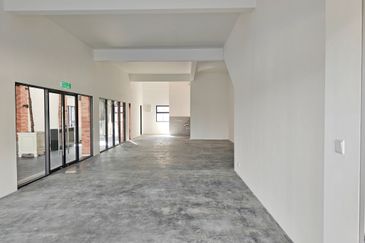 (End Lot Ground Floor) Gardens Square Gamuda Gardens Rawang Sungai Buloh North