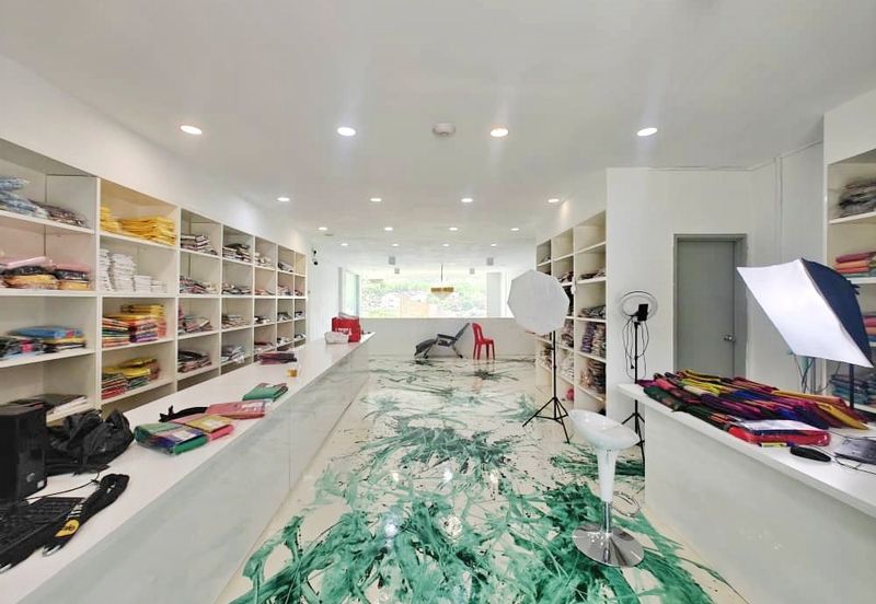 Pusat Perdagangan Maisons