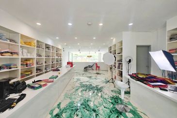 Pusat Perdagangan Maisons