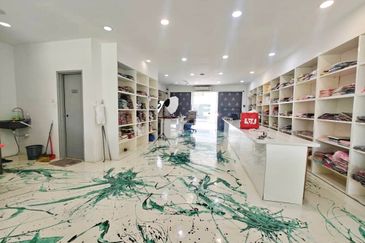 Pusat Perdagangan Maisons