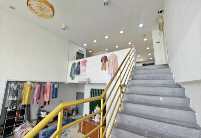 Pusat Perdagangan Maisons