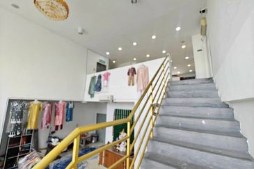 Pusat Perdagangan Maisons